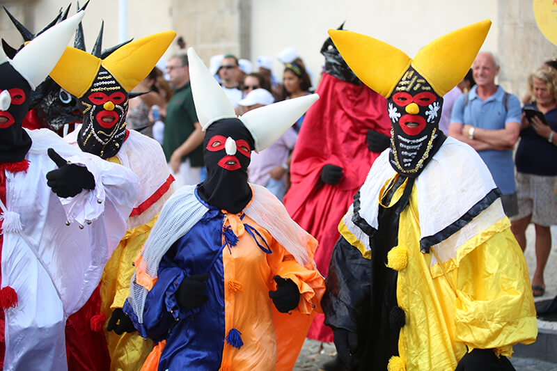 Carnival in Salvador Pays Tribute to Afro Carnival Groups - 25/01/2024 -  Culture - Folha